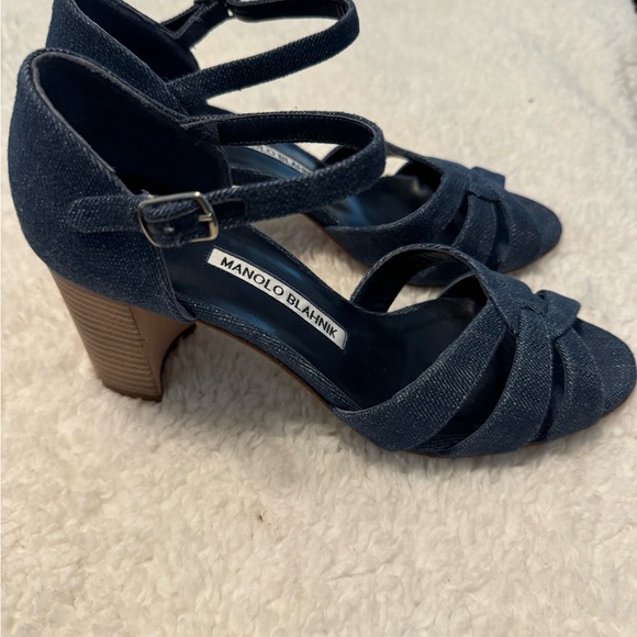 Manolo Blahnik - Picture 2 of 4